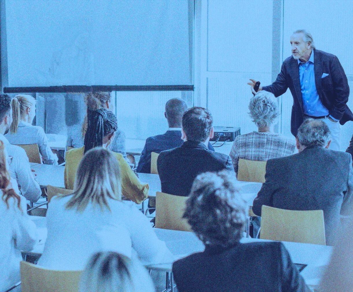 Foto Carlos Sanhueza-portada CASA Academia - Formación en habilidades blandas